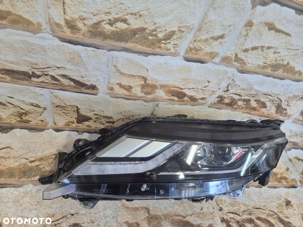 Reflektor Przód strona lewa Mitsubishi L200 full led