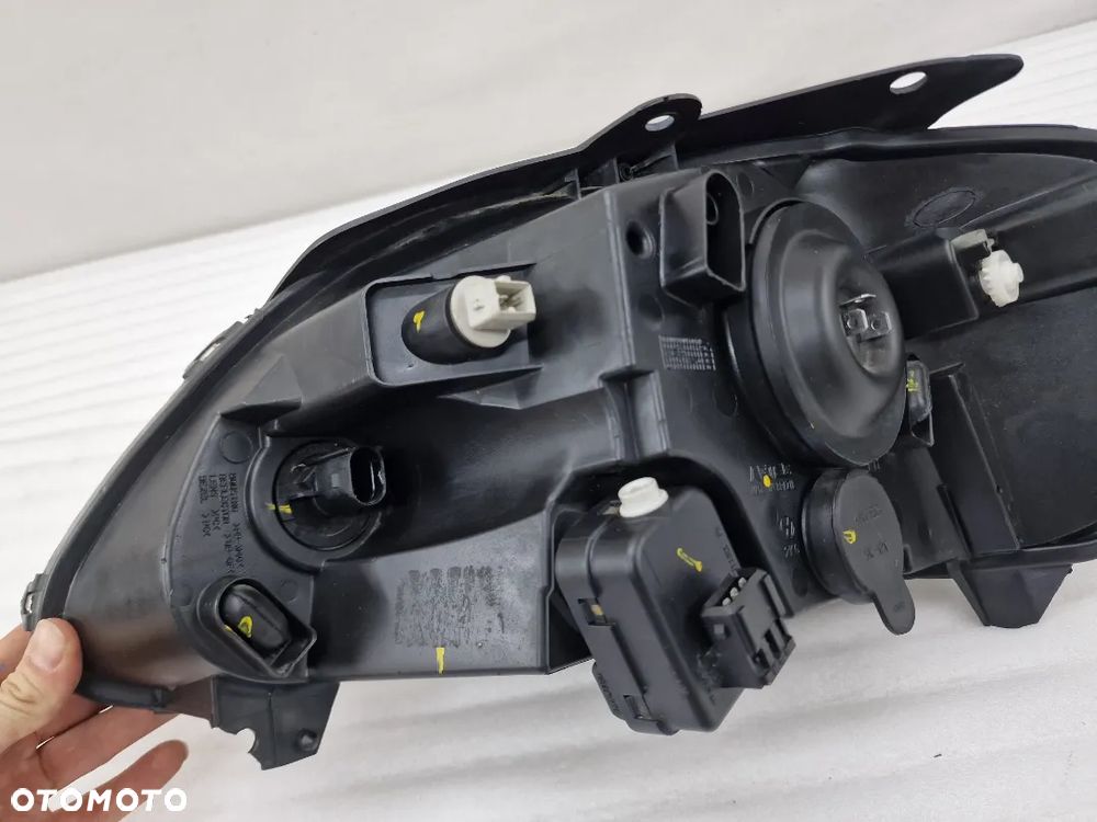 VW POLO FOX 04- PRAWA LAMPA PRZEDNIA , NR AUKCJI LL571 - 9