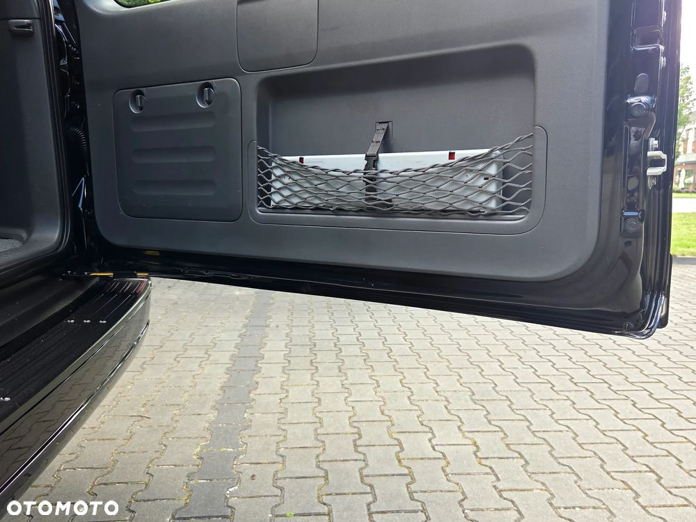 Toyota Land Cruiser - 30