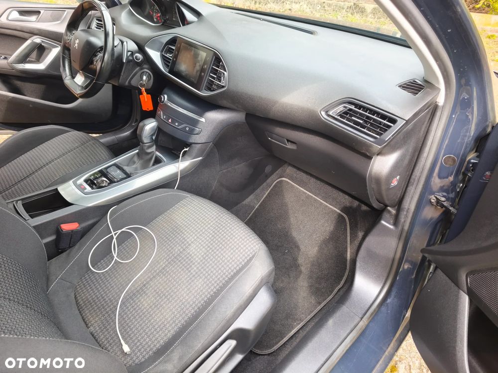 Peugeot 308 BlueHDi 130 EAT6 Stop & Start Allure - 11