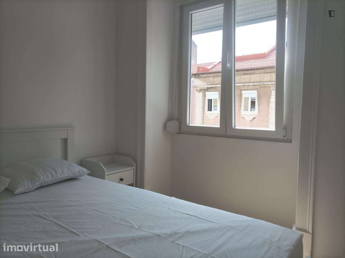 Quarto - localizado em Alameda Lisbon - Grande imagem: 2/18