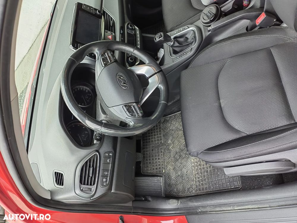 Hyundai i30 1.4 100CP 5DR M/T Highway - 9