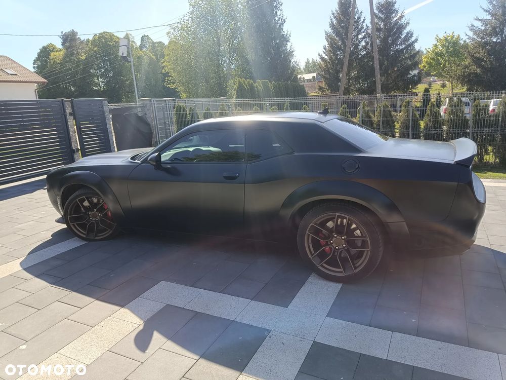 Dodge Challenger - 4