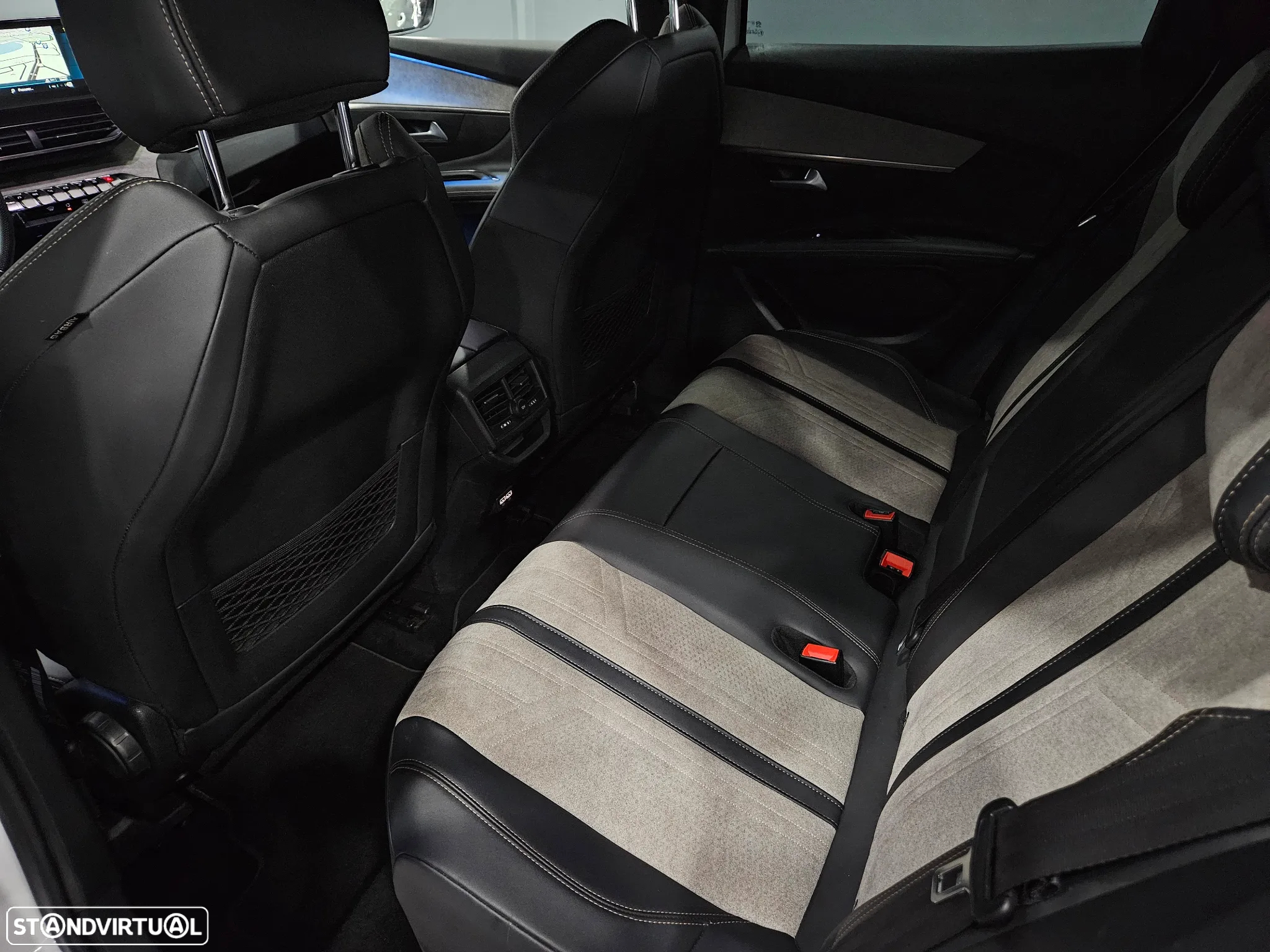 Peugeot 3008 Hybrid 225 e-EAT8 GT - 12