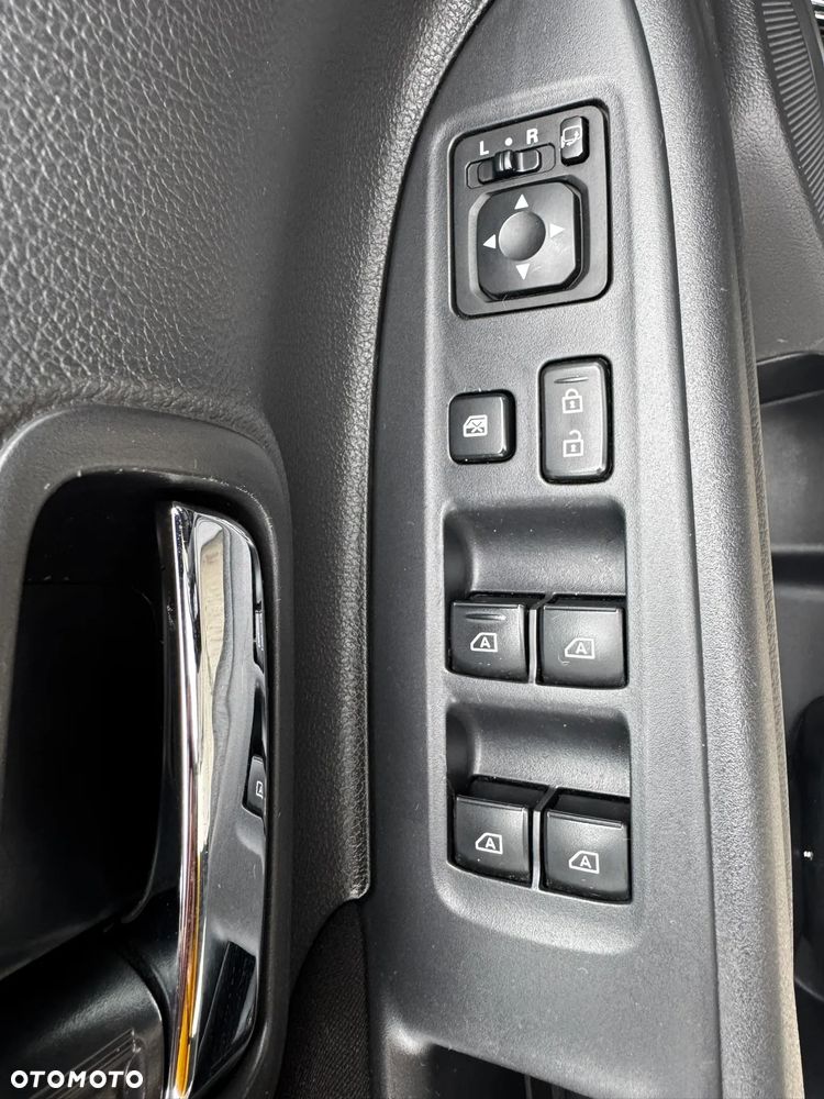 Mitsubishi Outlander 2.0 Instyle Navi 4WD CVT - 11