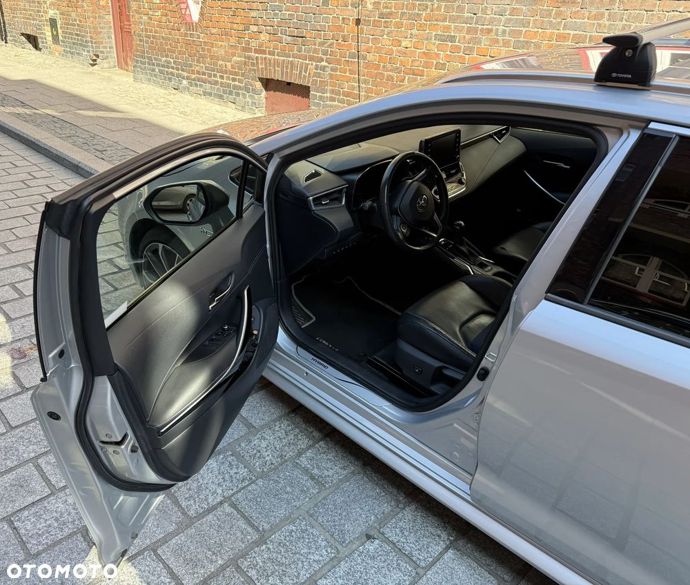 Toyota Corolla 2.0 Hybrid Executive - 13