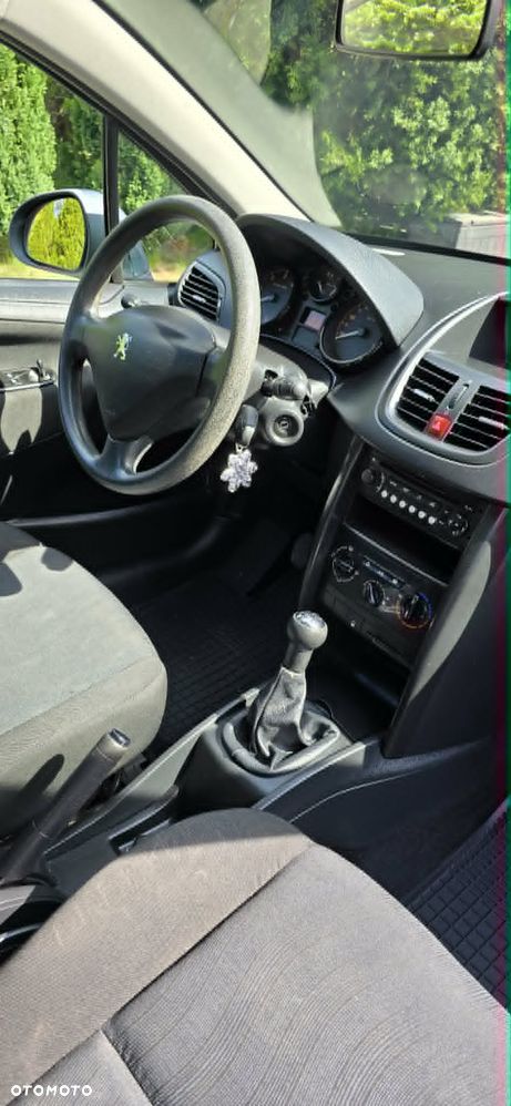 Peugeot 207 - 14