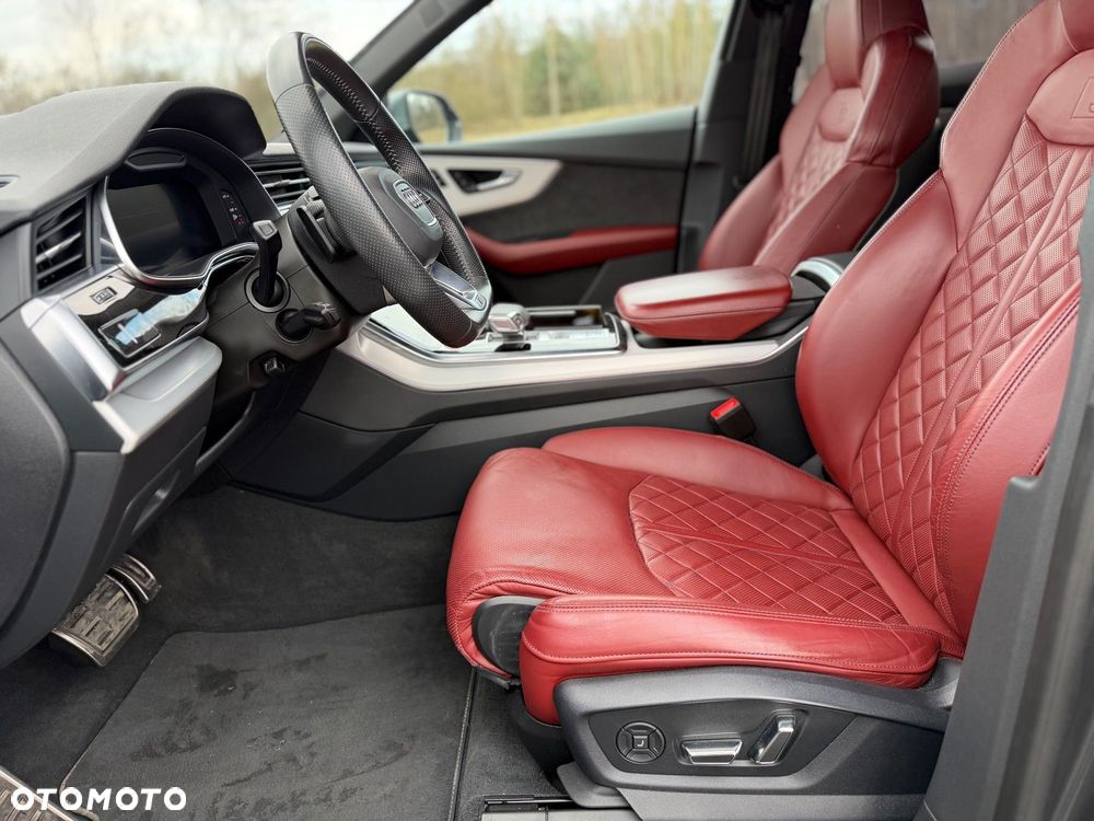 Audi SQ8 - 12