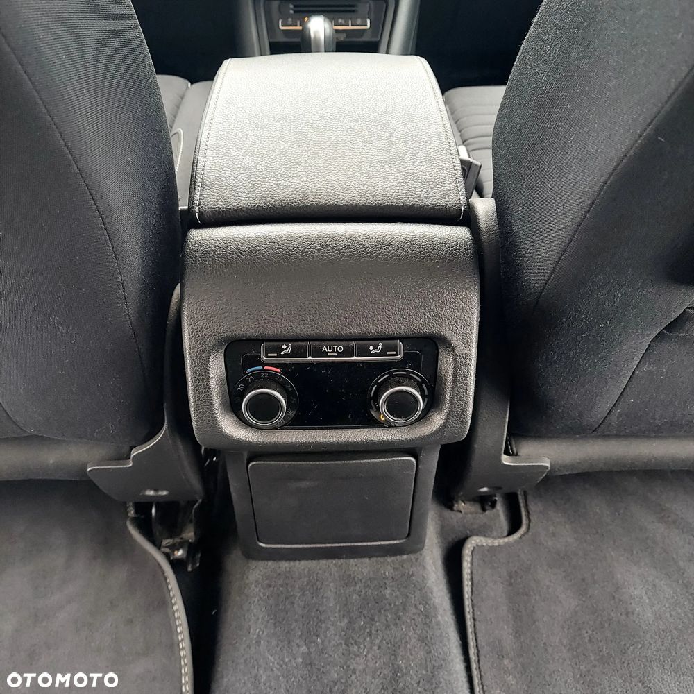 Volkswagen Sharan 2.0 TDI 4Mot Comfortline DSG - 28