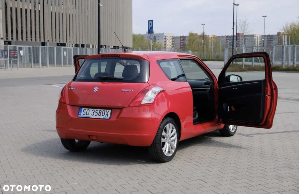 Suzuki Swift - 4