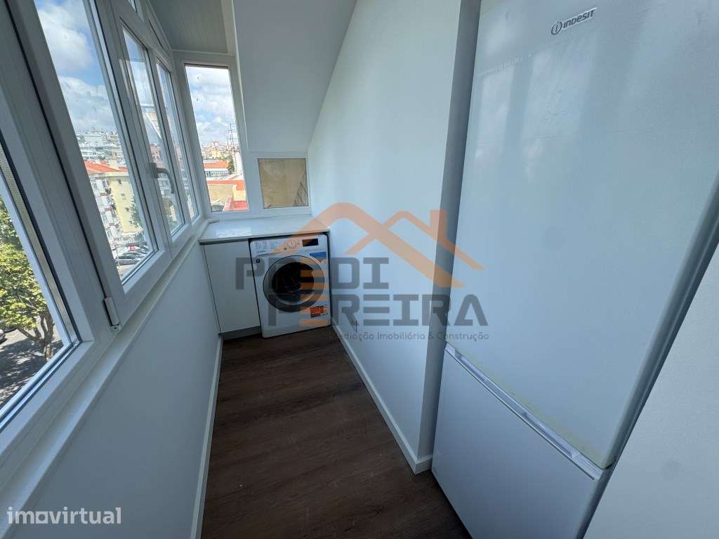 Situado na Amadora/Venteira, T2 totalmente remodelado. - Grande imagem: 5/19