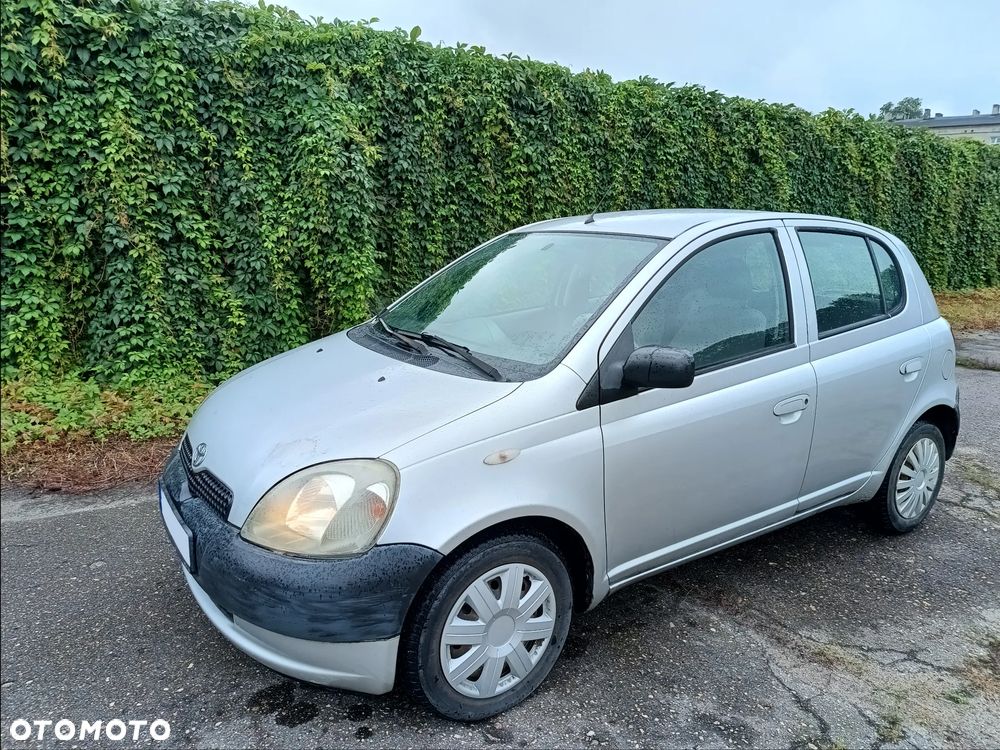 Toyota Yaris - 1