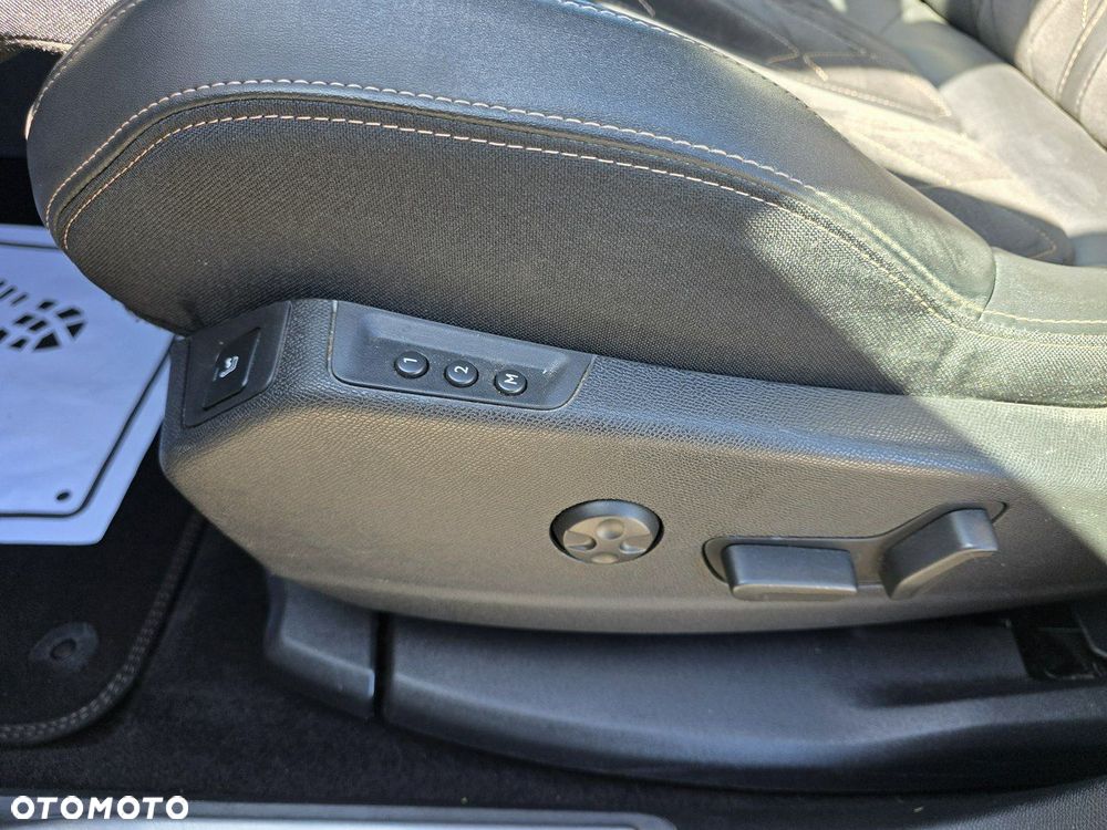 Peugeot 3008 2.0 BlueHDi GT S&S EAT8 - 5