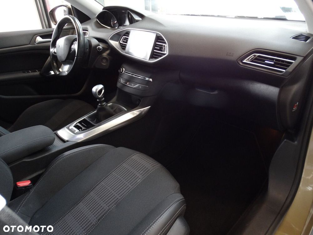 Peugeot 308 - 16