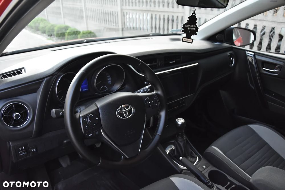 Toyota Auris 1.6 Premium Comfort - 12