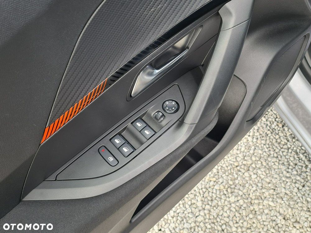Peugeot 2008 PureTech 100 Style S&S BVM6 - 35