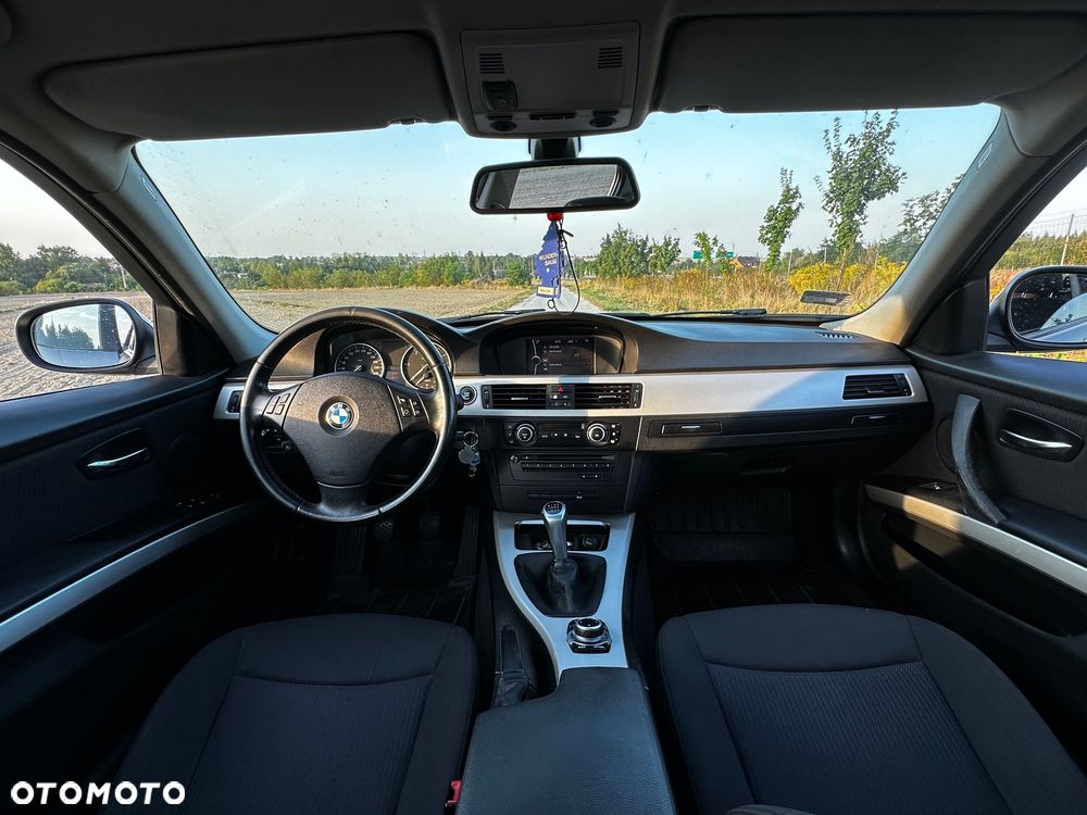 BMW Seria 3 320d Efficient Dynamics - 9