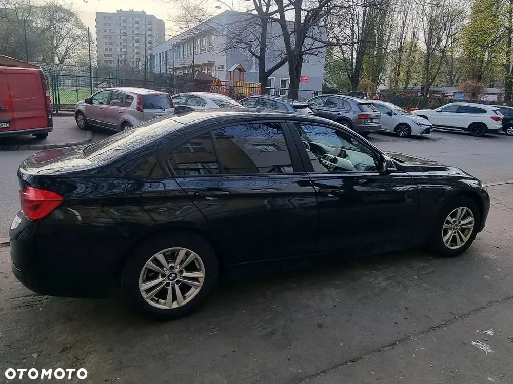 BMW Seria 3 318i - 8