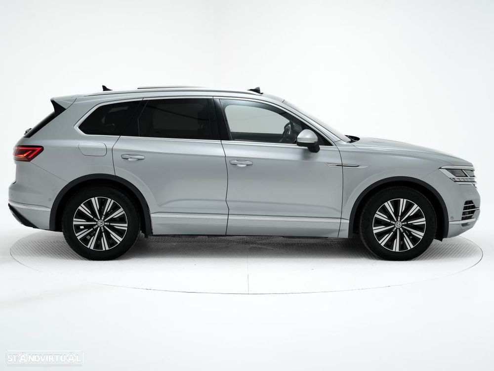 VW Touareg 3.0 TDI V6 Elegance - 2