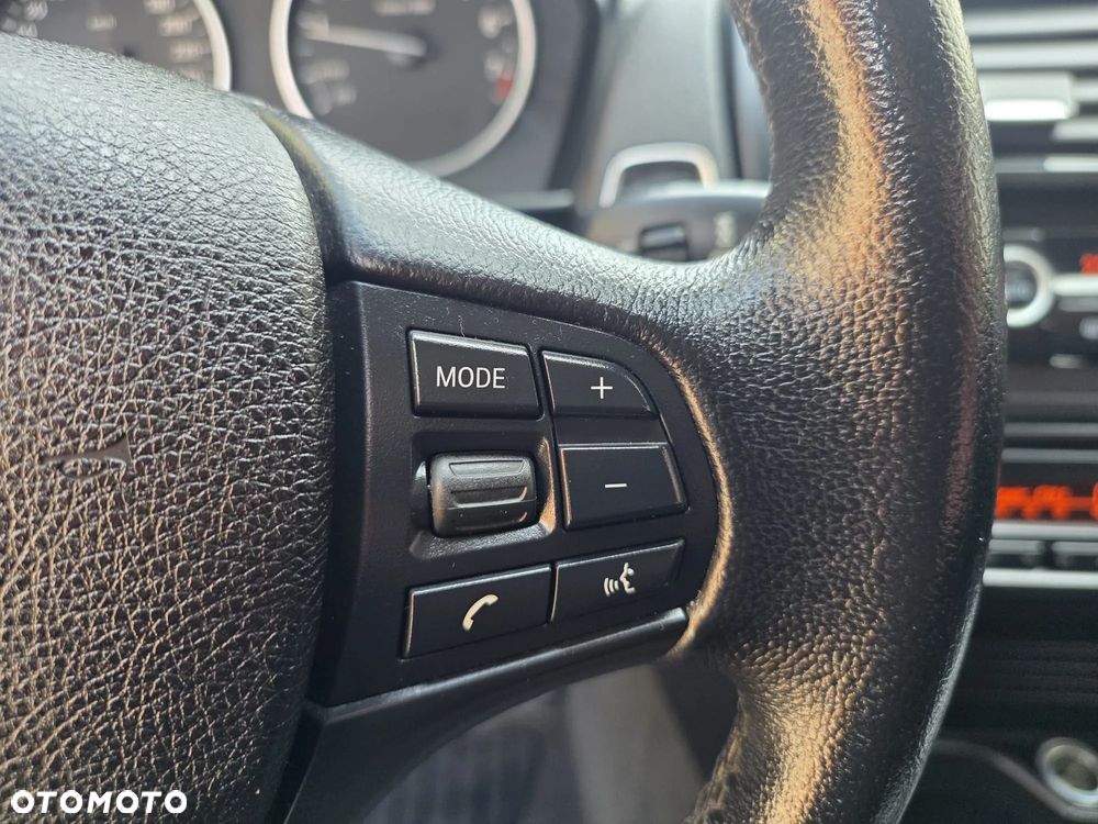 BMW Seria 1 116i - 19