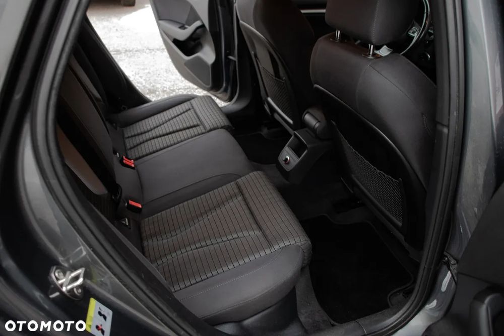 Audi A3 Sportback 1.6 TDI (clean diesel) S tronic S line Sportpaket - 11