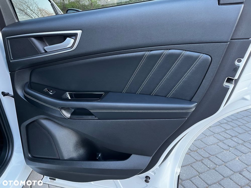 Ford Edge - 32