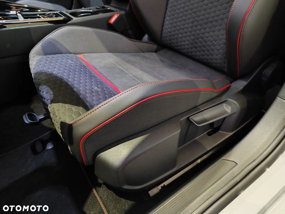 Volkswagen Golf VIII 2.0 TSI GTI Clubsport DSG - 23