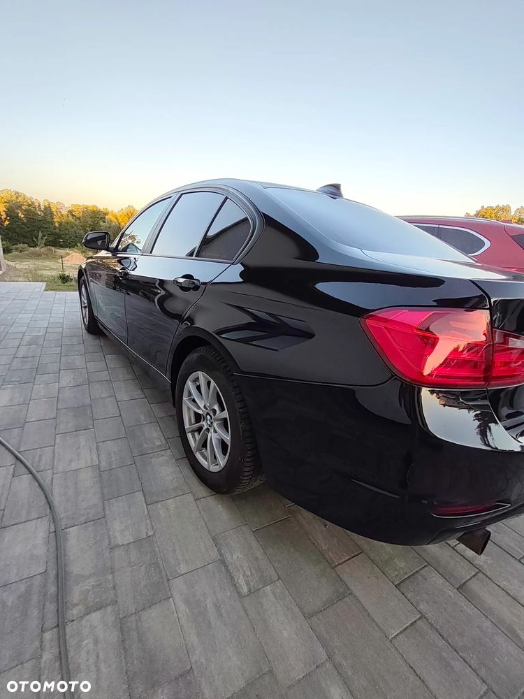 BMW Seria 3 320i Luxury Line - 4