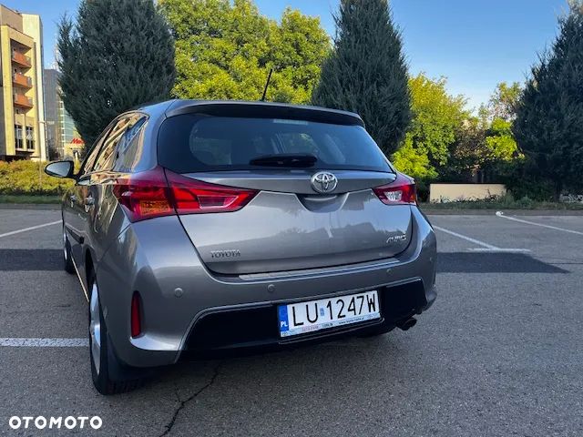Toyota Auris 1.6 Premium Comfort - 6