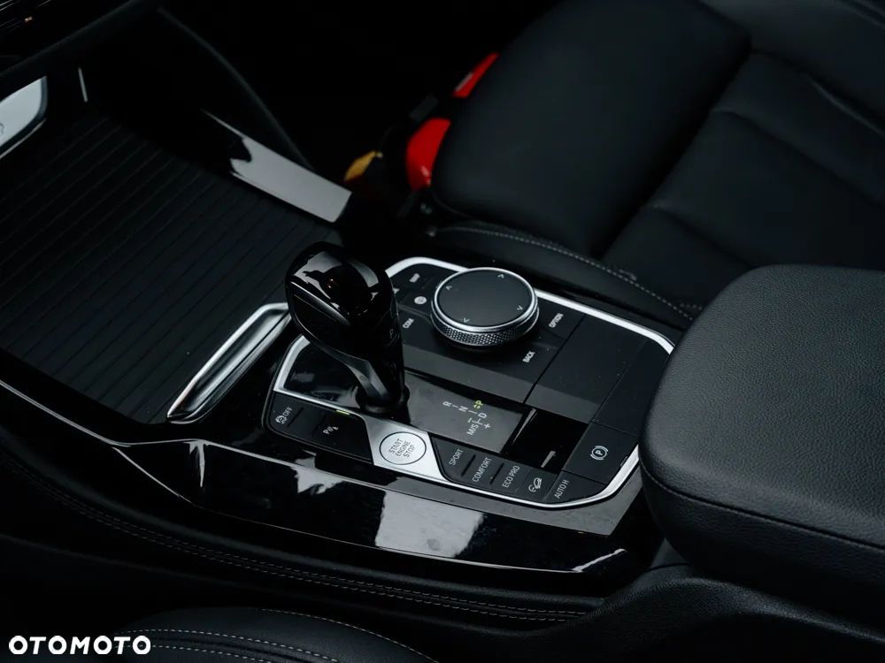 BMW X4 xDrive20i - 9