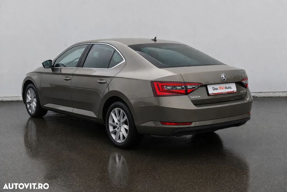 Skoda Superb 2.0 TDI DSG Ambition - 3