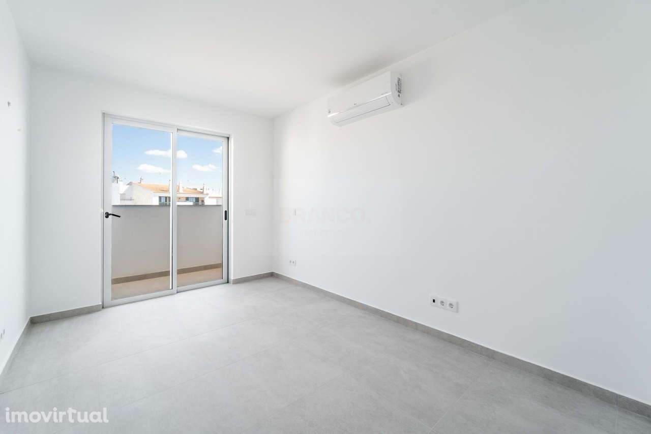 Penthouse T4 Moderna com Terraço Amplo | Atrium Lagoa, Centro de Lagoa - Grande imagem: 3/20