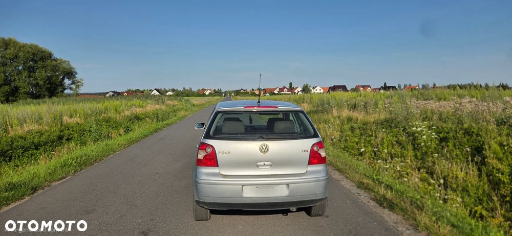 Volkswagen Polo 1.9 TDI Highline - 4