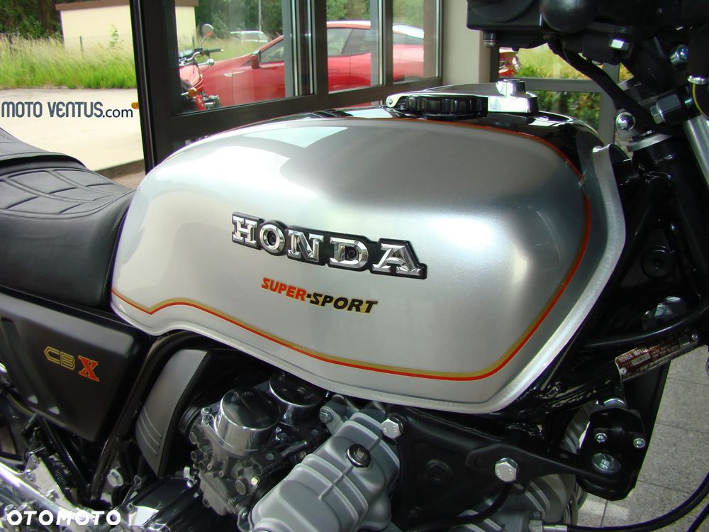 Honda CBX - 12