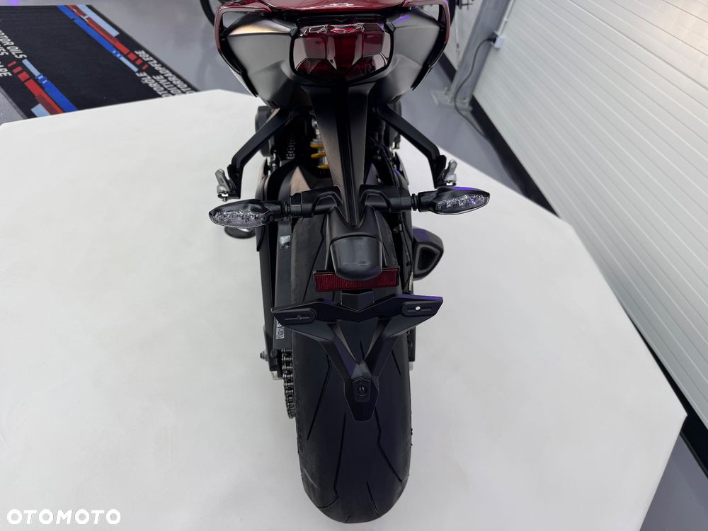 Triumph Street Triple - 34