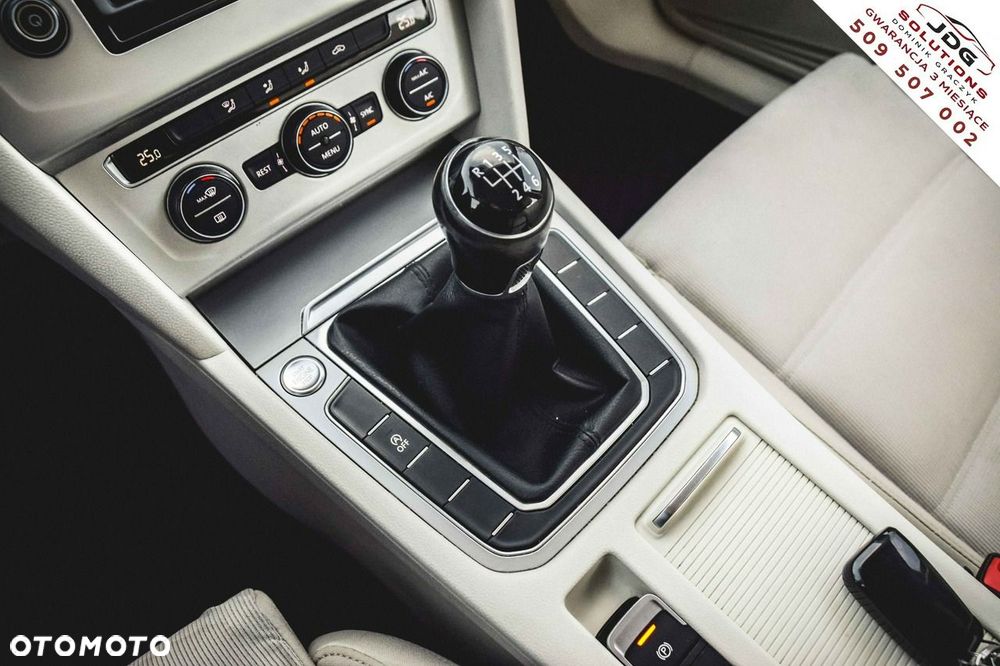 Volkswagen Passat - 23