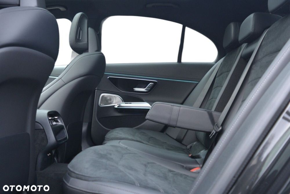 Mercedes-Benz Klasa E 220 d mHEV 4-Matic AMG 9G-Tronic - 9