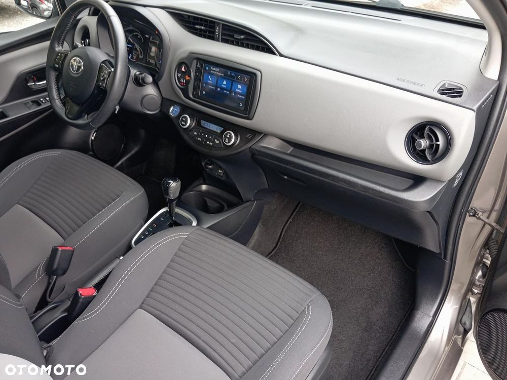 Toyota Yaris - 12