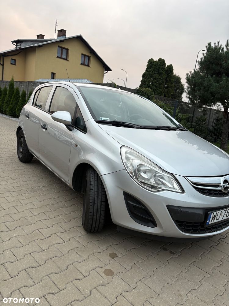 Opel Corsa 1.2 16V Essentia - 2