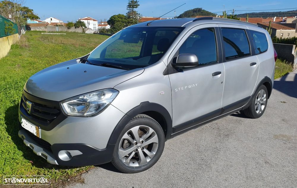 Dacia Lodgy 1.5 dCi Stepway 7L - 2