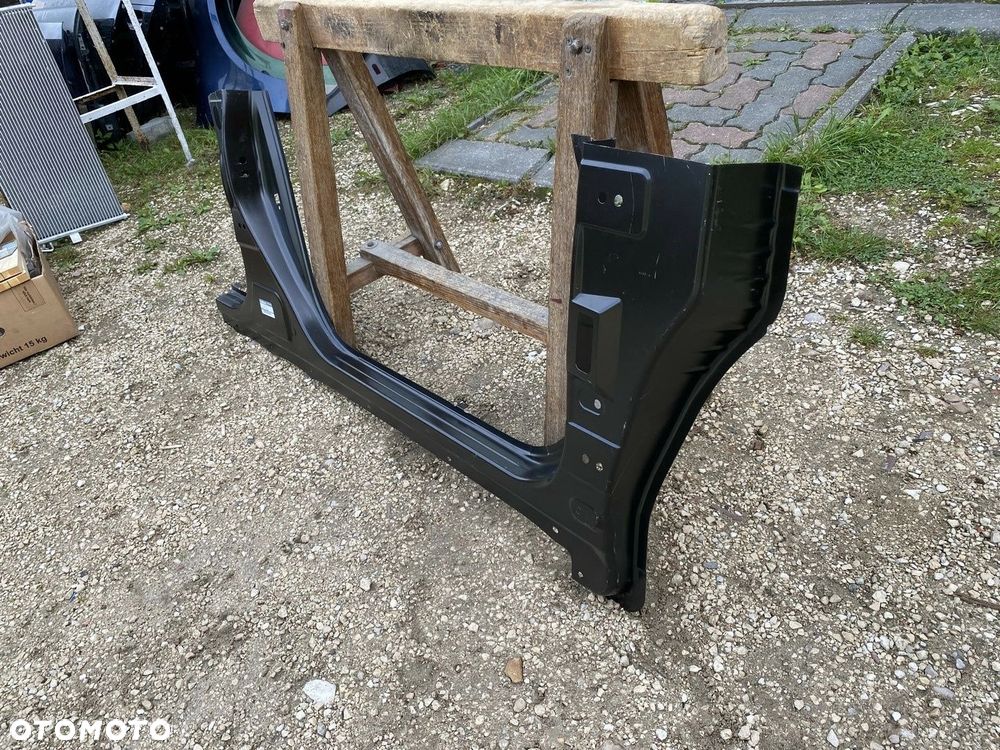PRÓG PRAWY NISSAN JUKE I F15 NOWY ORYGINALNY G6410-1KAMA - 2