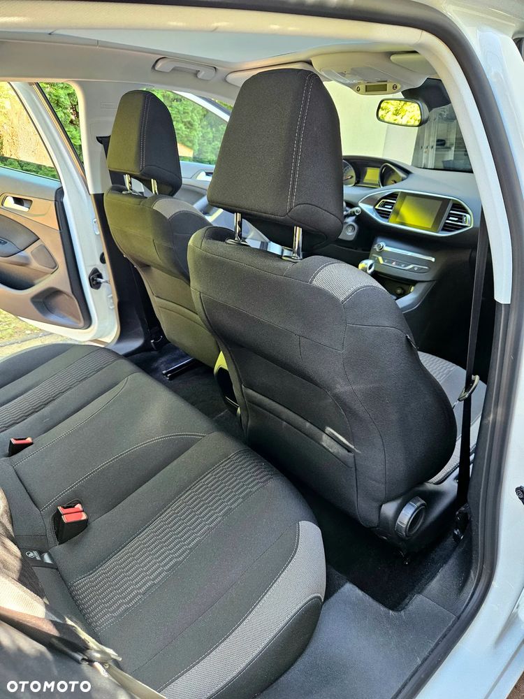 Peugeot 308 1.2 PureTech Allure S&S - 20