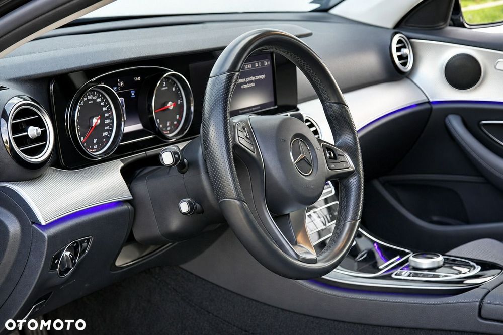 Mercedes-Benz Klasa E 200 d 9G-TRONIC - 17