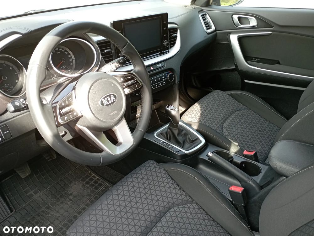 Kia Ceed 1.5 T-GDI M - 3