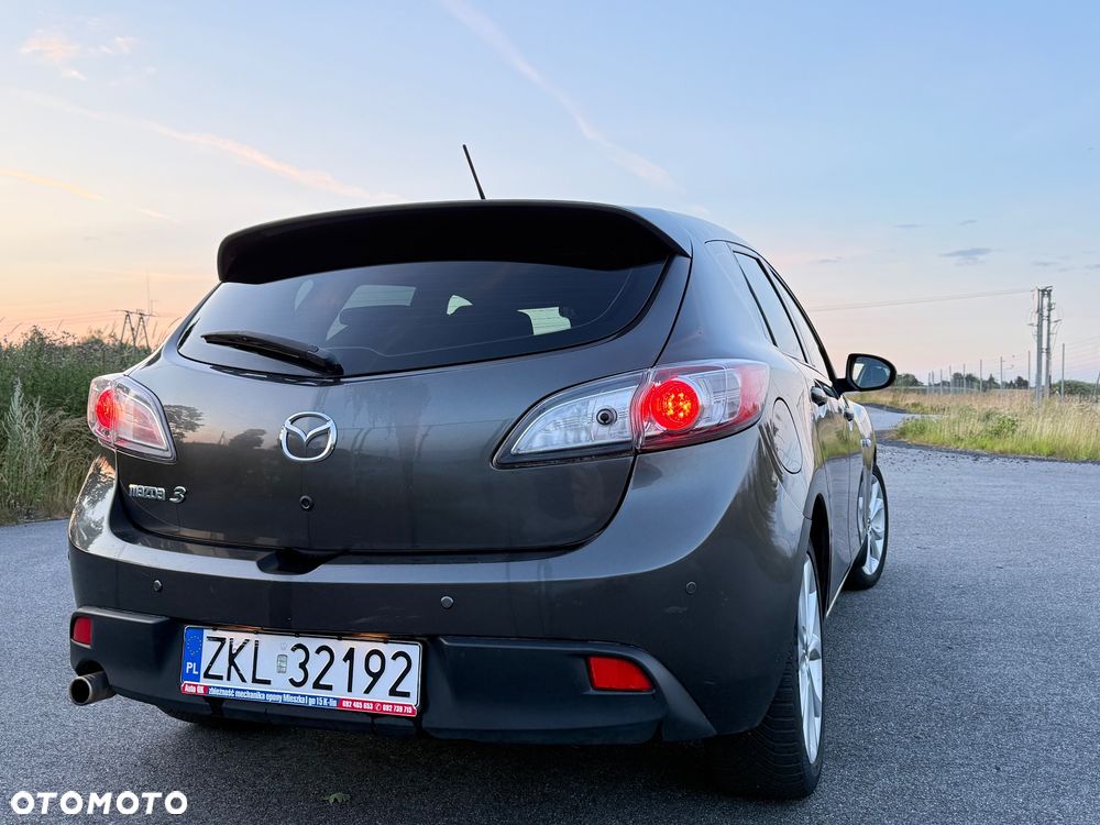 Mazda 3 1.6 Exclusive + - 4