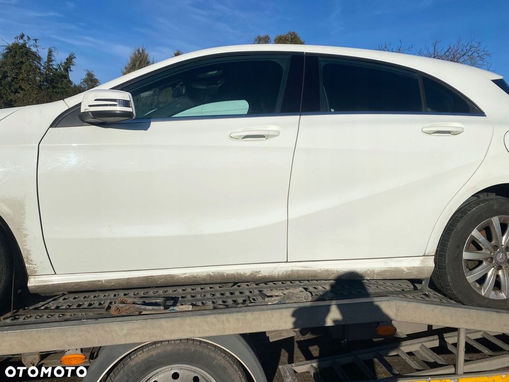MERCEDES 176 drzwi kompletne przednie tylne lewe 650 - 1