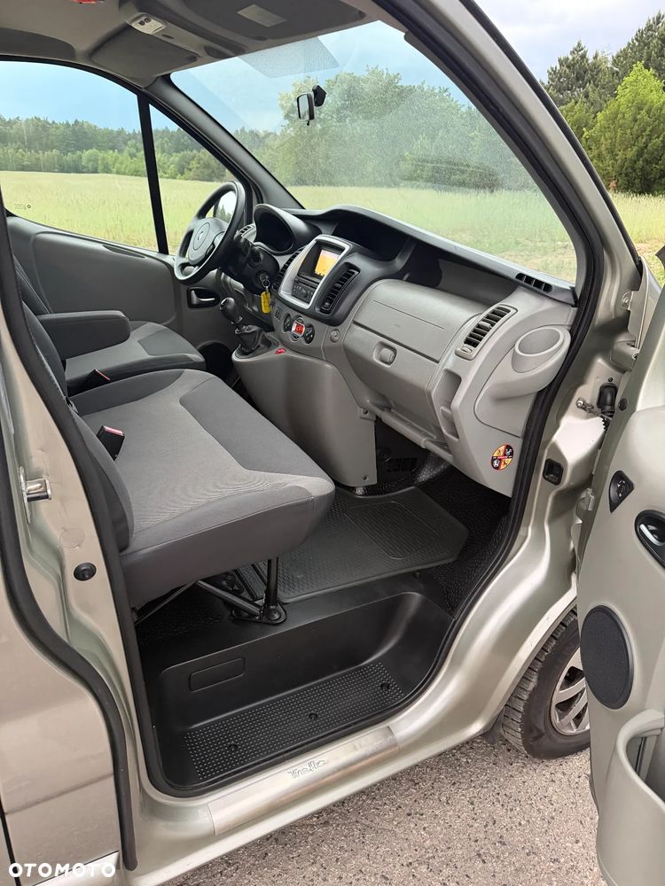 Renault TRAFIC*L2H1*2012*Klimatronik*6osób*bardzo zadbane auto - 9