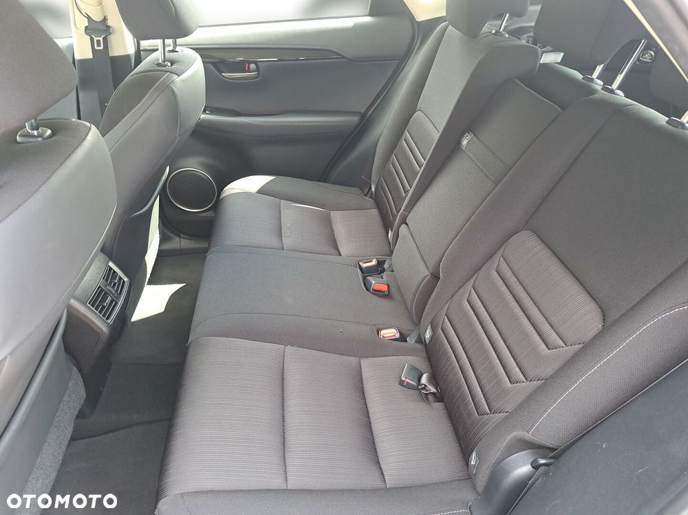 Lexus NX 300h Elegance 2WD - 16