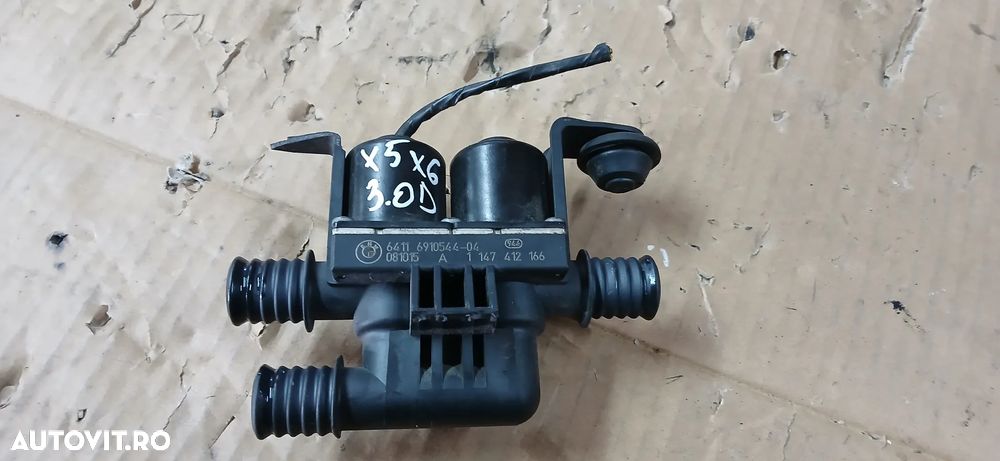 Pompa recirculare apa BMW E70 E71 3.0D 2011 - 1