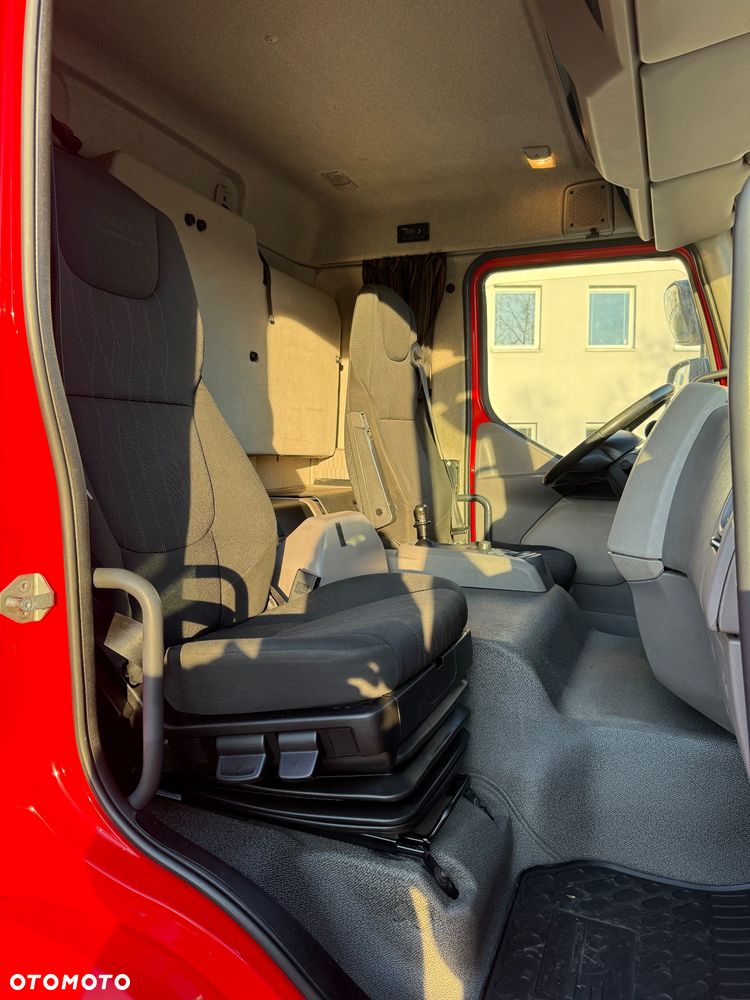 DAF LF 210 Pomoc drogowa laweta holownik widelec platforma hydrauliczna - 13